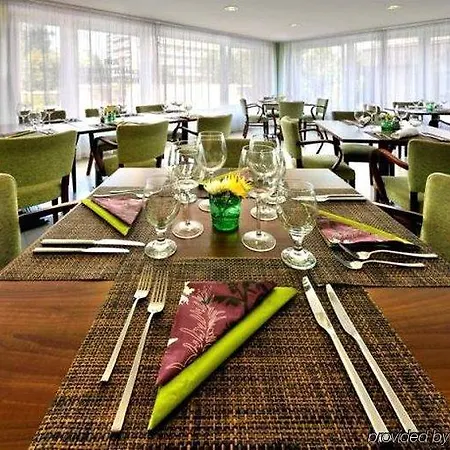 Premium Business فندق براتسيلافا