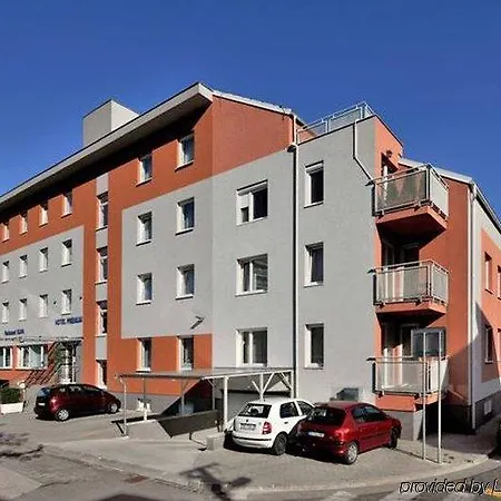 Premium Business Hotel 4*